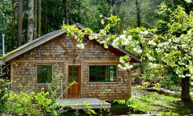 Powell River Cabaña | Bosque Garden Cottage By The Ocean