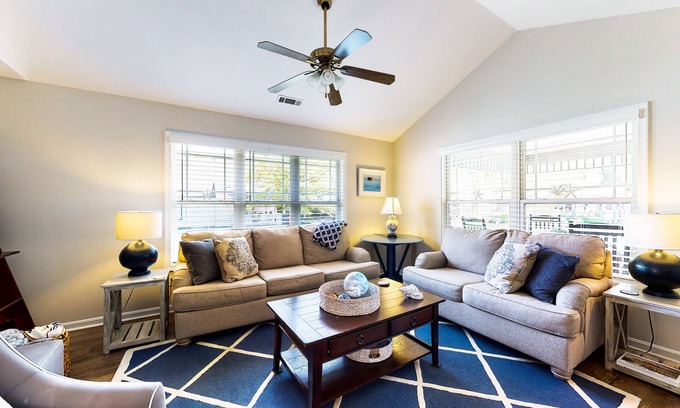 Frankford Casa | Forest Reach home near beach with pool access & W/D - dog-friendly