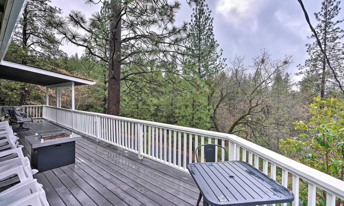 Pine Grove Casa | Forest-View Deck + Fire Pits: Pine Grove Retreat!