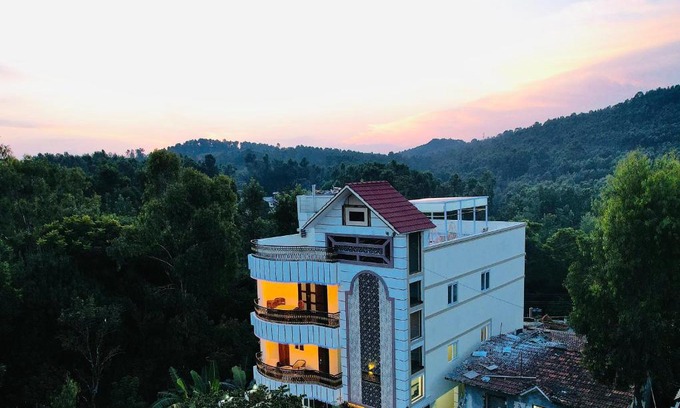 Yercaud Hotel | Forest View Resort