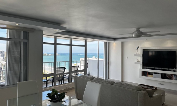 Isla Verde Condominio | Forever beach and sunset views from this elegant 18th floor OCEANFRONT condo
