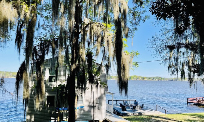 Cobb Casa | “Forever Young” Lake Blackshear Main Lake Amazing Views
