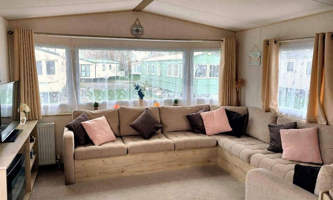 Skegness Cabina | Forget-me-not stays holiday caravan- 3 Bedrooms