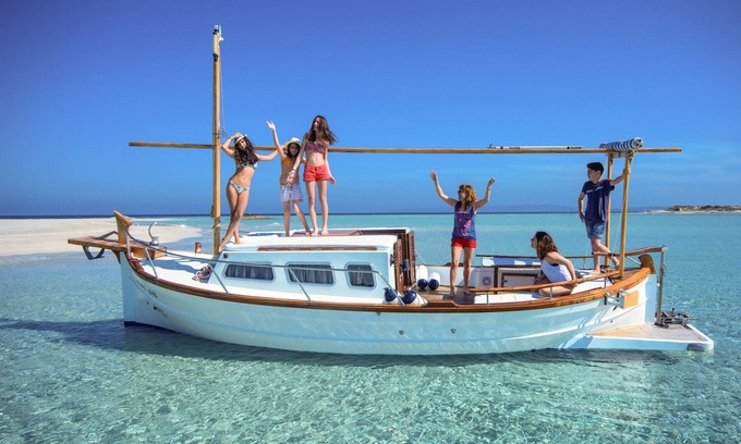 La Savina Alquiler De Eote | FORMENTERA NIGHT BOAT.