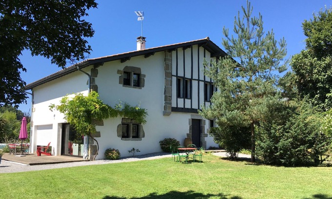 Uhart-Mixe Casa | Casa vasca auténtica con piscina, entre mar y monte
