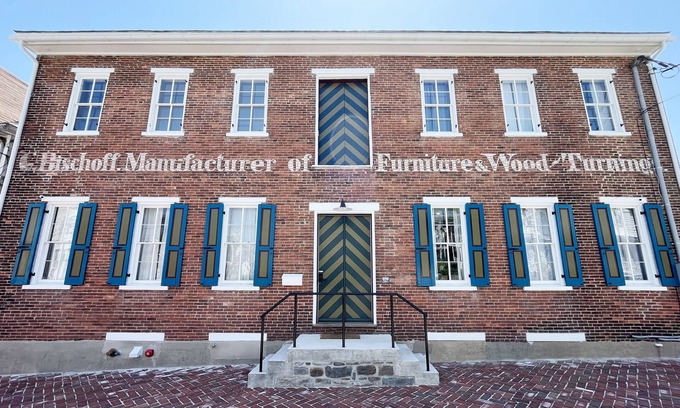 Tamaqua Casa | Former Furniture Factory now Boutique Hotel with all new modern amenities!