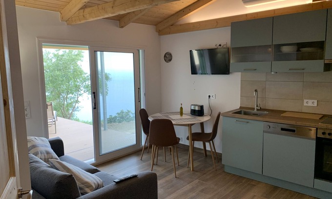 Vrachos Casa | Former studio with a gigantic view of the sea - almost energy self-sufficient!