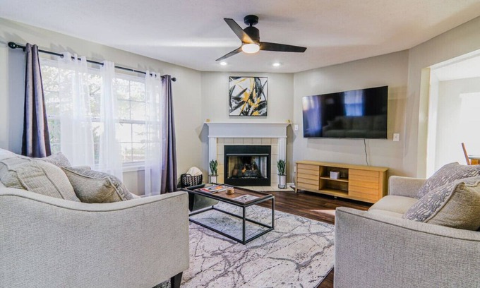 Indianapolis Casa | Fort Ben Harrison State Park 4Bed Spacious Retreat