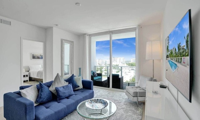 Central Beach Apartamento | Fort Lauderdale Luxe - Beach + Rooftop Pools