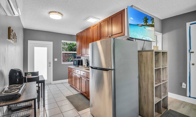 Middle River Terrace Apartamento | FORT LAUERDALE BEACH & LAS OLAS STUDIO