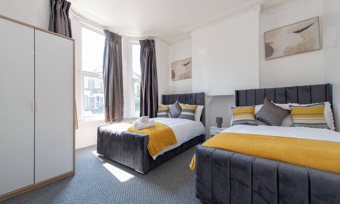 Lewisham Casa | Fortified Cosy 6-bedroom House - Lewisham