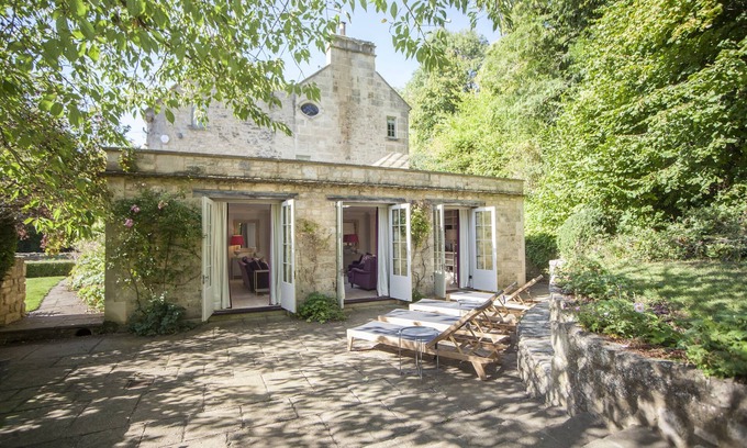 Combe Hay Casa | Fortnight Farm Manor - una casa que tiene capacidad para 14 personas en 7 habitaciones
