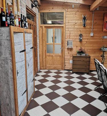 Kiskunhalas Apartamento | Fortuna Vendégház Erkélyes Lakosztály