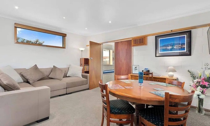 Lindisfarne Cabaña | Forty South Cottage A Secluded Waterside Getaway