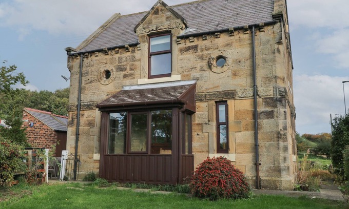 Loftus Cabaña | FOULSYKE FARM COTTAGE, pet friendly, with open fire in Loftus