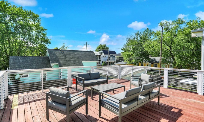 Fountain Square Casa | Fountain Square Gem w/Rooftop Patio & Fire Pit