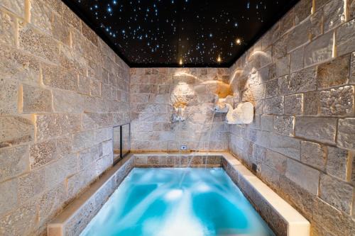 Santeramo in Colle Cama Y Desayuno | Fountain - Suite Santeramo