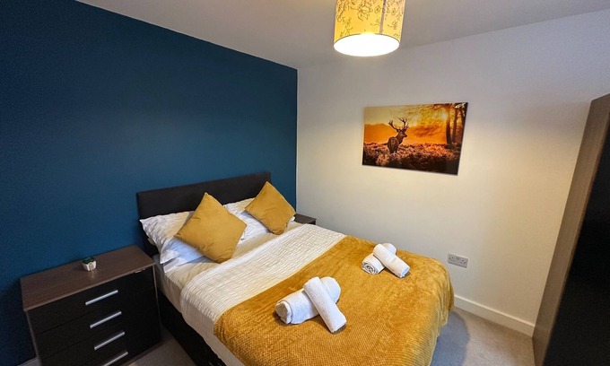 Hull Casa | Four bed free parking contractor house