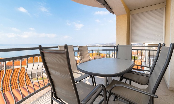 Klenovica Apartamento | Apartamento de cuatro habitaciones con terraza y vista al mar Klenovica, Novi Vinodolski (A-20556-a)