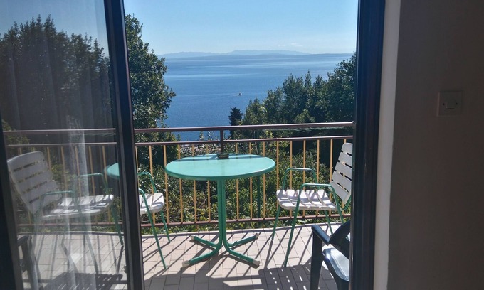 Icici Apartamento | Apartamento de cuatro habitaciones con terraza y vista al mar Icici, Opatija (A-7763-b)