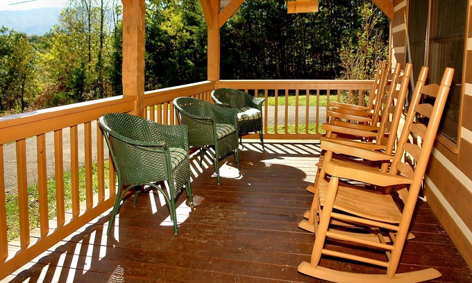 Cosby Cabina | Four Bedroom Cabin in Cosby,TN. Very Private with Beautiful Views of the Smokies