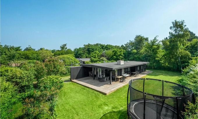 Tisvildeleje Casa | Four-Bedroom Holiday Home In Tisvildeleje