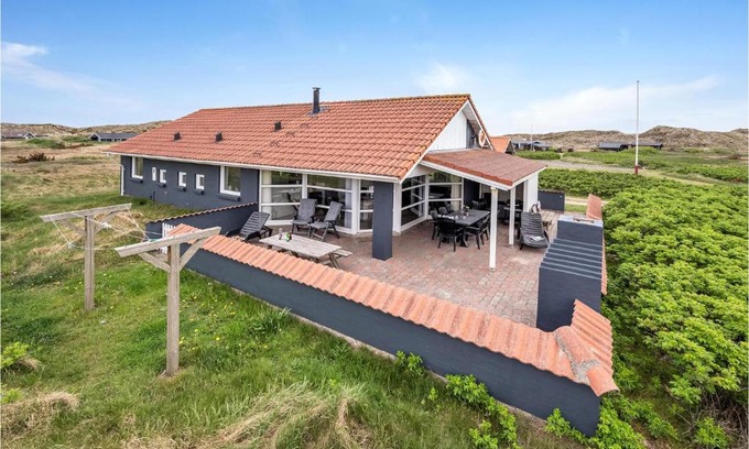 Argab Casa | Four-Bedroom Holiday Home In Hvide Sande