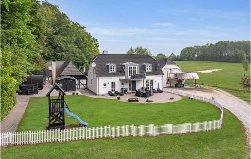 Juelsminde Casa | Four-Bedroom Holiday Home In Juelsminde