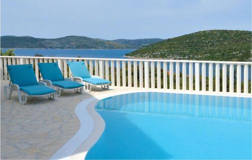 Veliki Drvenik Casa | Four-Bedroom Holiday Home Drvenik Veliki With Sea View 05