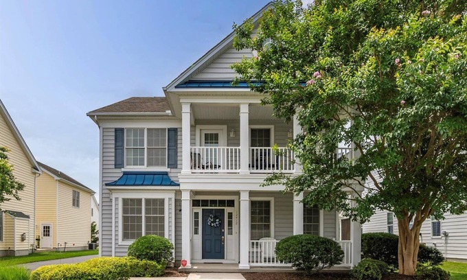 Bayside Casa | Four Bedroom Home in Amenity Filled Community