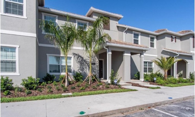 Davenport Casa | Four-Bedroom Townhome Davenport
