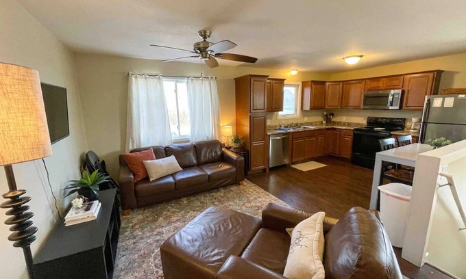 Ames Casa | Four Bedroom townhouse near ISU