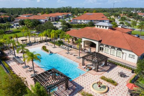 Bellavida Casa | Four Bedroom w/Screened Pool Close to Disney 4572