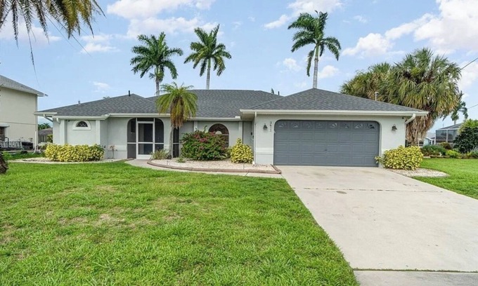 Pelican Casa | Four bedrooms, salt water pool, canal access with kayaks