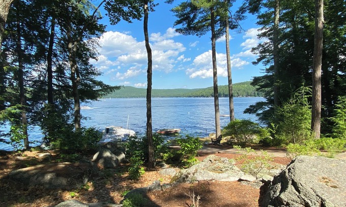 New Durham Casa | Four bedrooms, spacious contemporary waterfront home on Merrymeeting Lake.