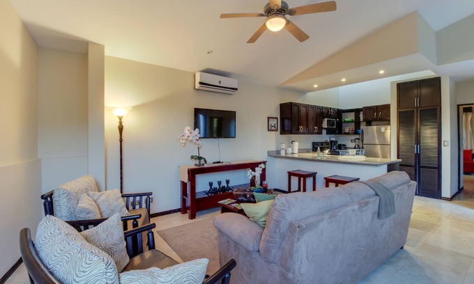 El Ocotal Apartamento | Cuatro apartamentos juntos con piscina compartida, gimnasio, tenis y acceso a la playa.