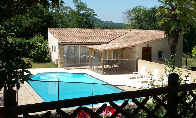 Limbrassac Cabaña | Cuatro cabañas independientes en una antigua granja con piscina - "Loira"
