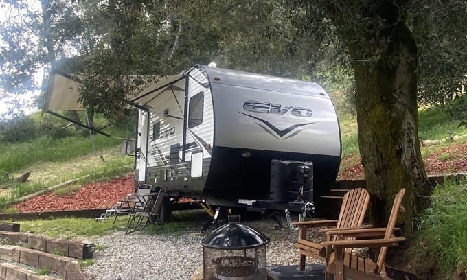 Julian Casa | Four minutes drive to historic Julian, CA! Cozy, RV with all the amenities.