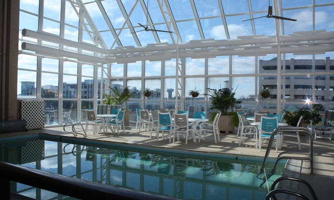 Northeast Virginia Beach Complejo | Four Sails Resort