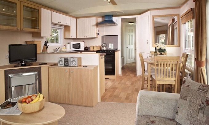 Woodmansey Cabaña | Fox Cottage Sleeps 4 (2 Bedrooms),