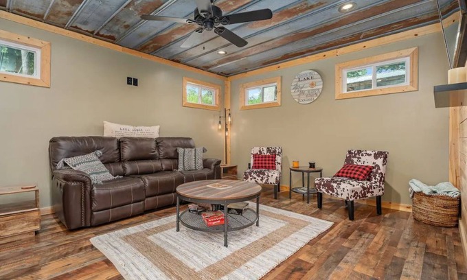 Baxter Cabina | Foxtrot Retreat by Center Hill Lake