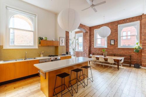 Collingwood Apartamento | Foy and Gibson - An Industrial Chic Historic Warehouse