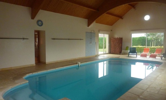 La Chapelle-Saint-Martin-en-Plaine Cabaña | Casa rural con piscina cubierta, gran jardín y cerca de los castillos del Loira
