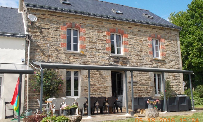 Saint-Malo-des-Trois-Fontaines Casa | Casa / villa - Saint Malo de los Trois Fonntaine