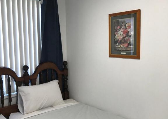 Doonside Casa | Fragrant Home-68C one king single bed aircon Room