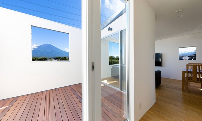 Fujikawaguchiko Casa | Frame View MtFuji Villawest Newly built Villa / Minamitsuru-gun Yamanashi