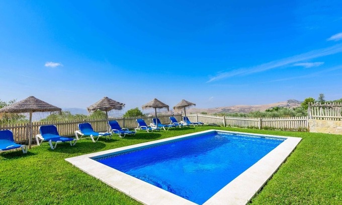 Antequera Villa | Francisca Antequera - La Higuera by Ruralidays