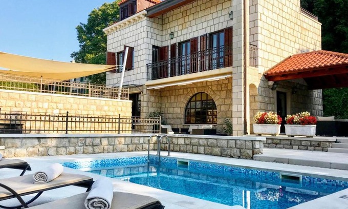 Babin Kuk Villa | Franica