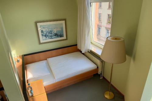 Bahnhofsviertel Apartamento | Frankfurt Central Apartment Neorenaissance