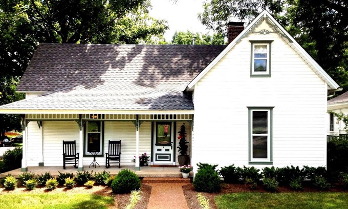Franklin Casa | FBI - Franklin Battlefield Inn (¡Centro de Franklin, TN!)